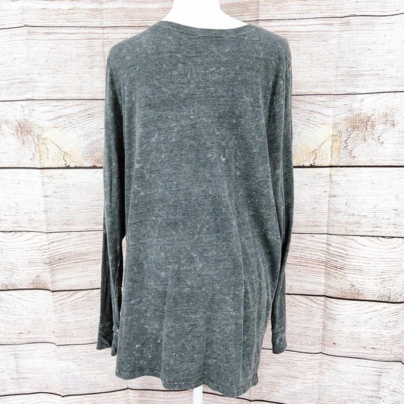 Torrid Charcoal Classic Fit Top - Picture 4 of 14